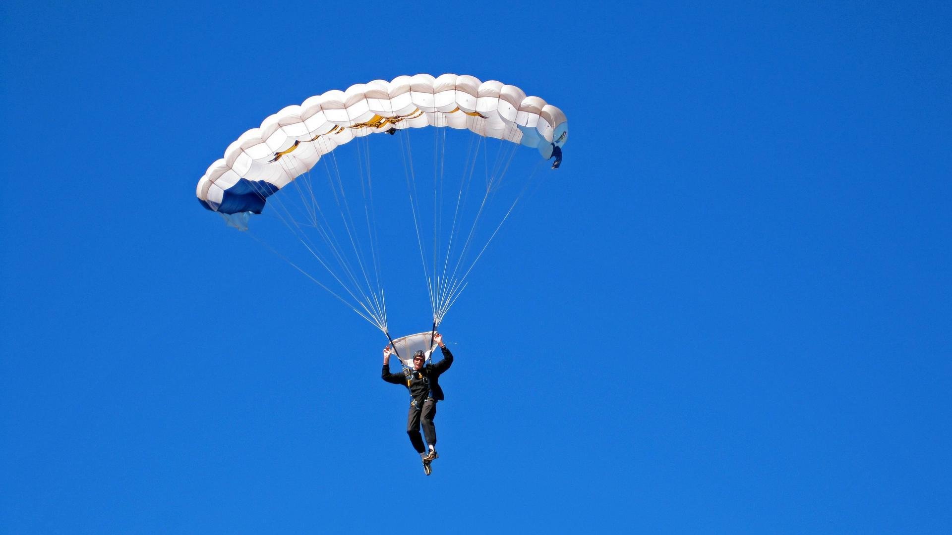 文班亚马赛后谦逊发言登热搜，曼城鏖战北京首钢引发热议-爱游戏博彩